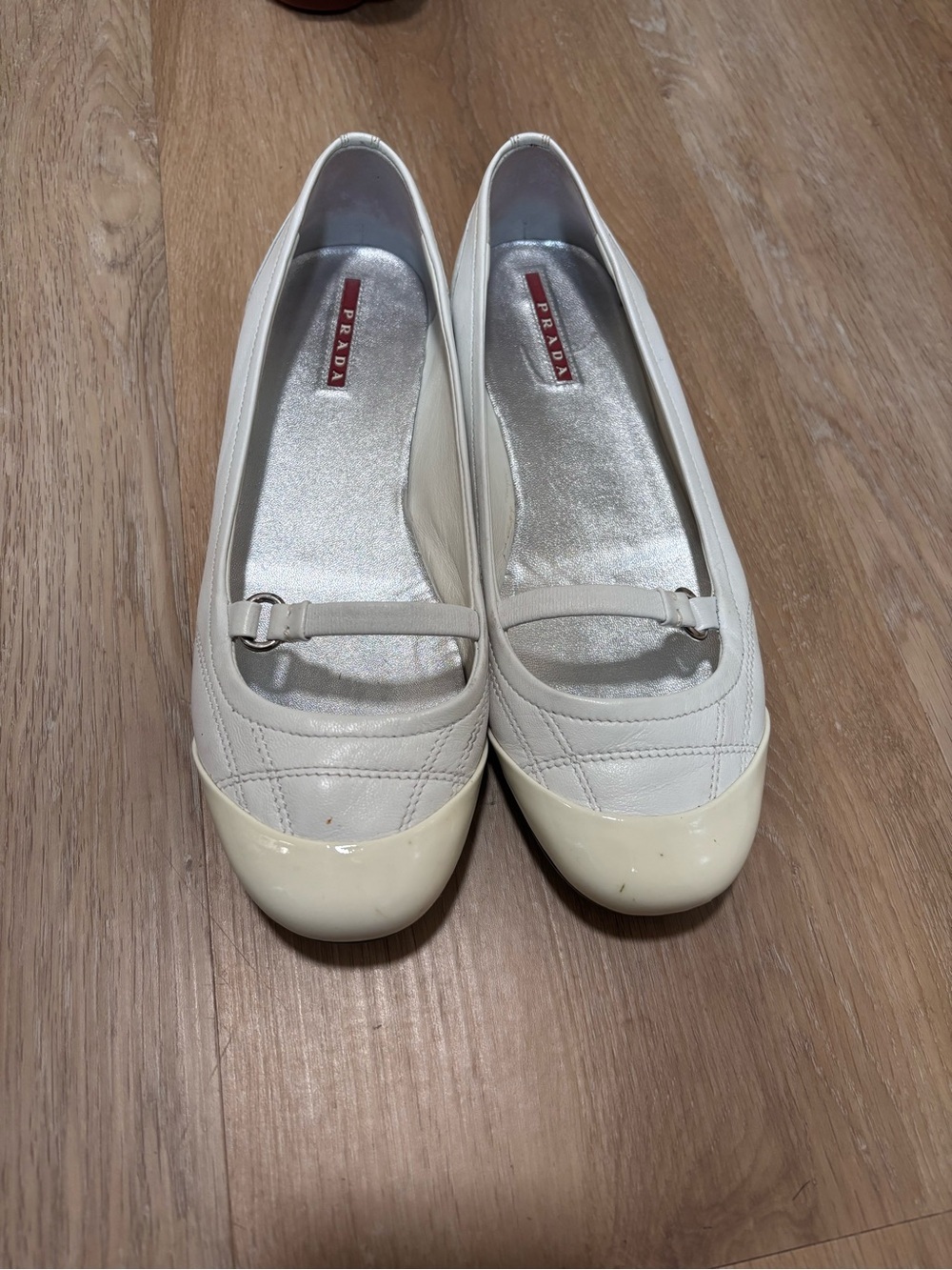 Prada Women's White Leather Ballet Flats 39 - Picture 1 of 8